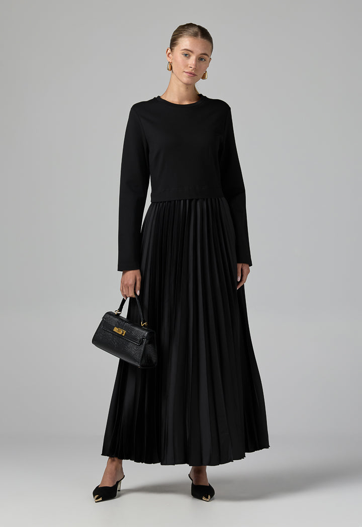 Choice Solid Pleated Maxi Dress Black