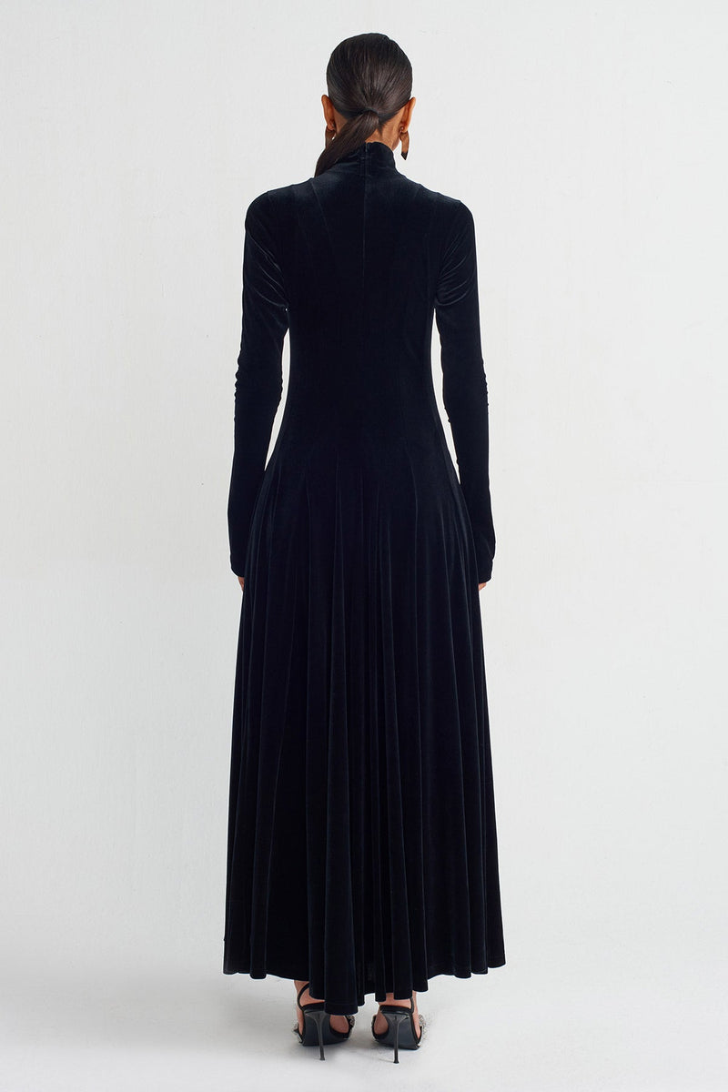 Nu Chic Long Velvet Dress Black