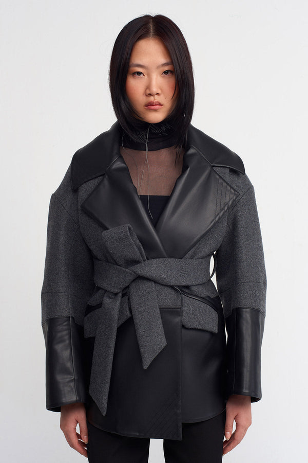 Nu Short Stylish Coat With Leather Details Grey Melange-Black