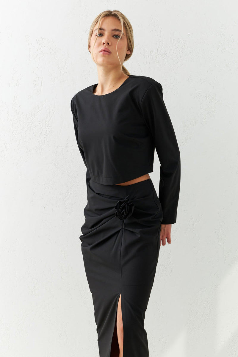 Setre Crew Neck Blouse With Rose Detail Skirt Set Black