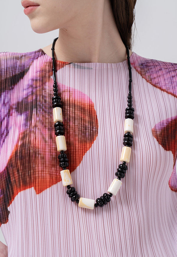 Choice Bead-Embellished Necklace Black