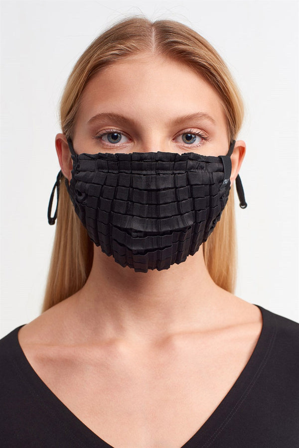 Nu Pleated Face Mask Black