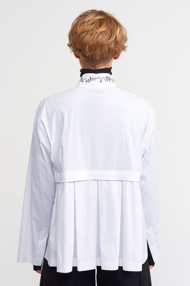 Nu Embroidered Collar Pleated Shirt Off White/Black