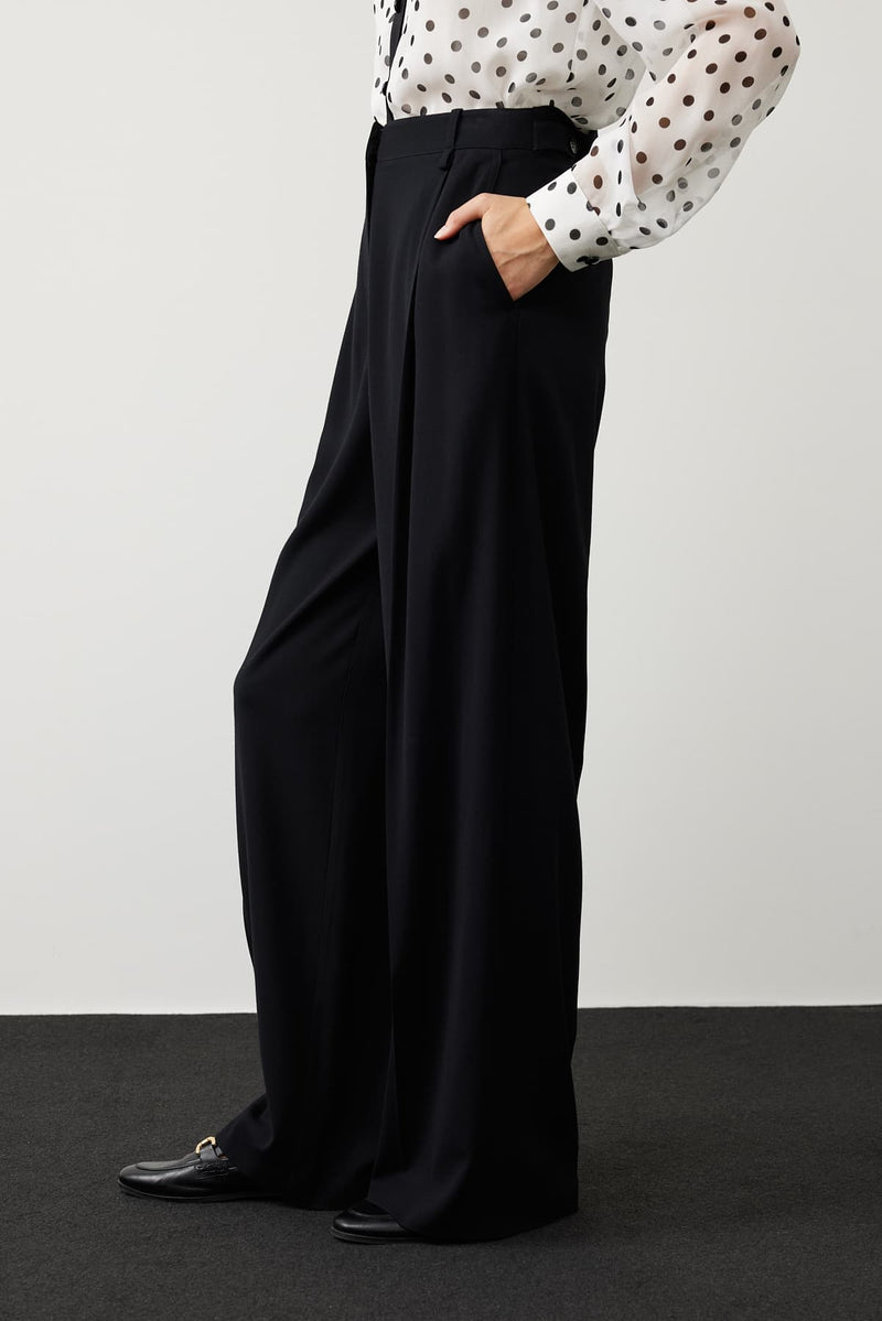 Roman Detailed Waist Wide Trousers Black