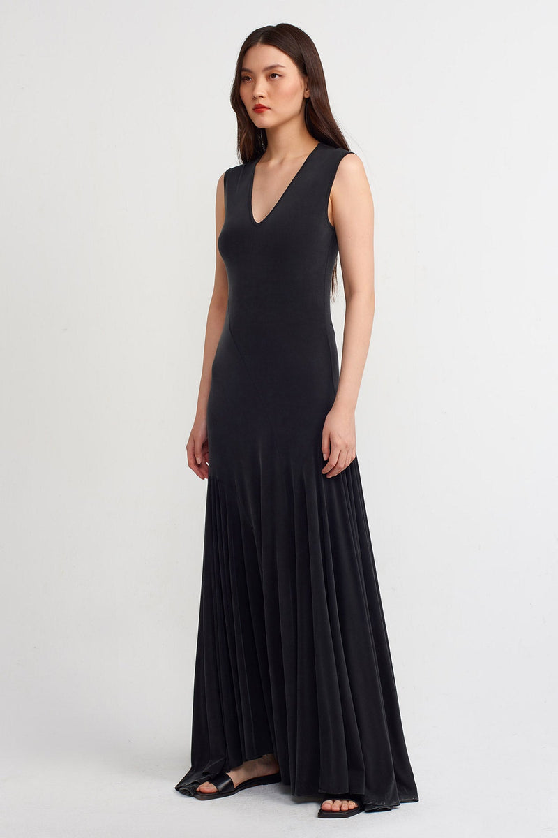 Nu V-Neck Sleeveless Maxi Dress Black